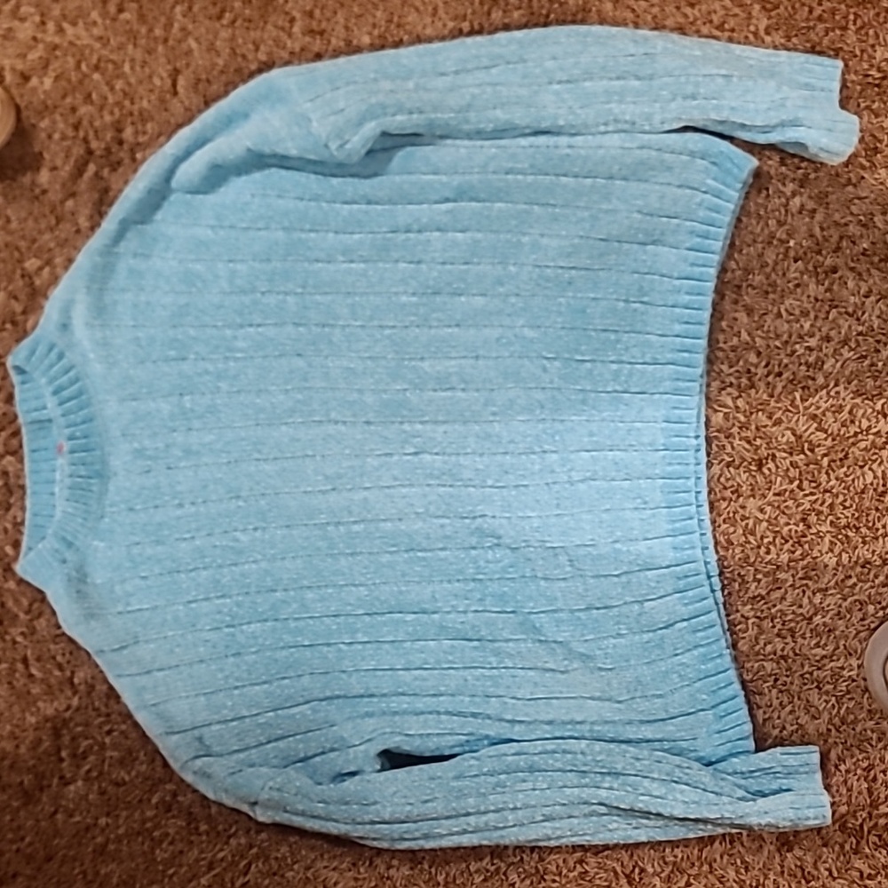 Long sleeve, blue sweater,